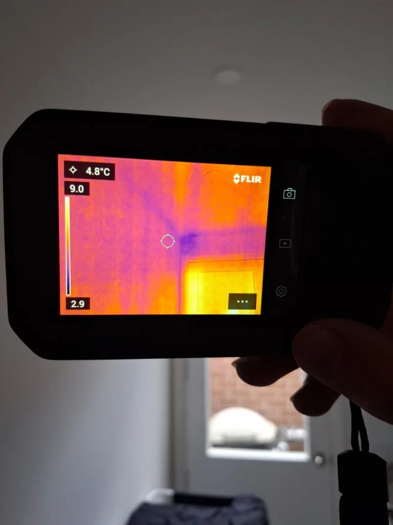 Professional mould inspection process ongoing in a Geelong residential property